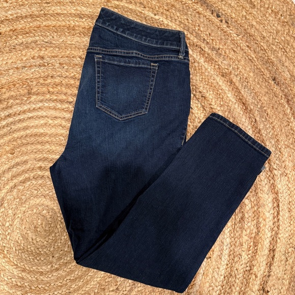 Torrid Straight Leg Dark Wash Jeans Women’s Plus Size 16R - Picture 1 of 6